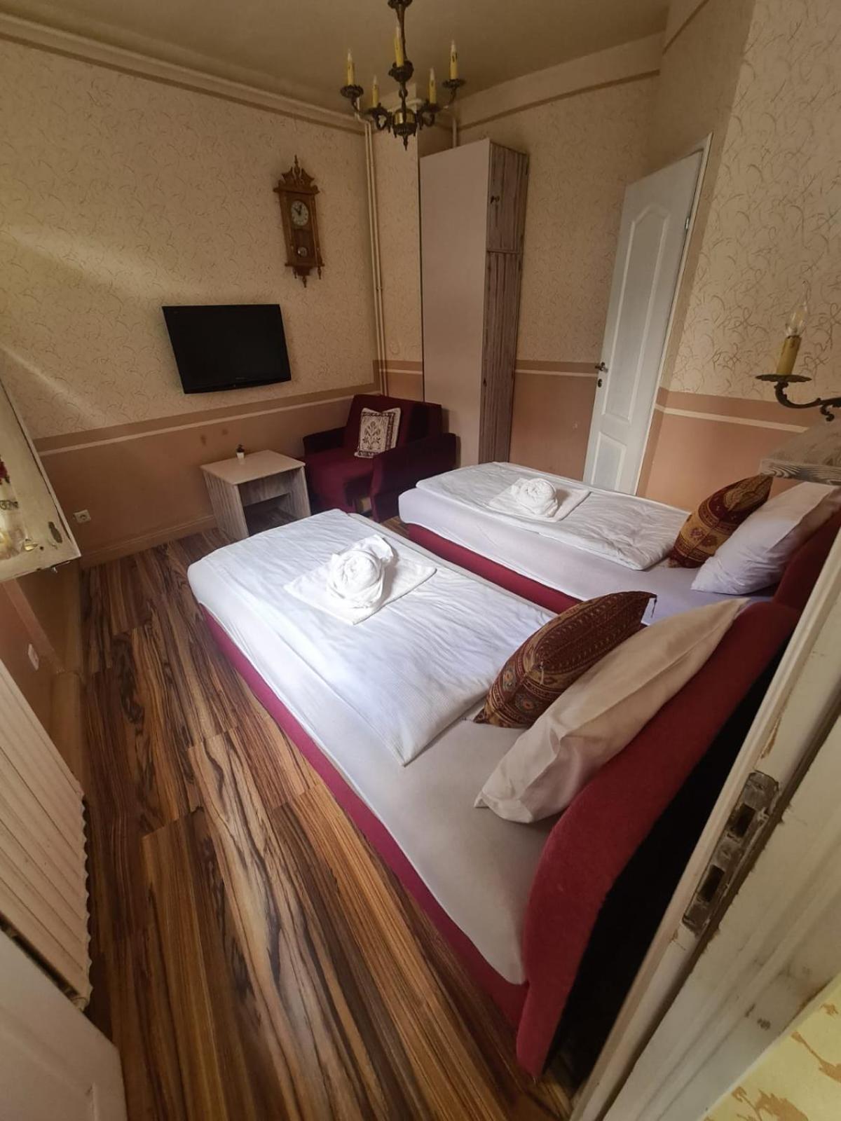 Guesthouse Nia Deluxe Σαράγεβο Εξωτερικό φωτογραφία