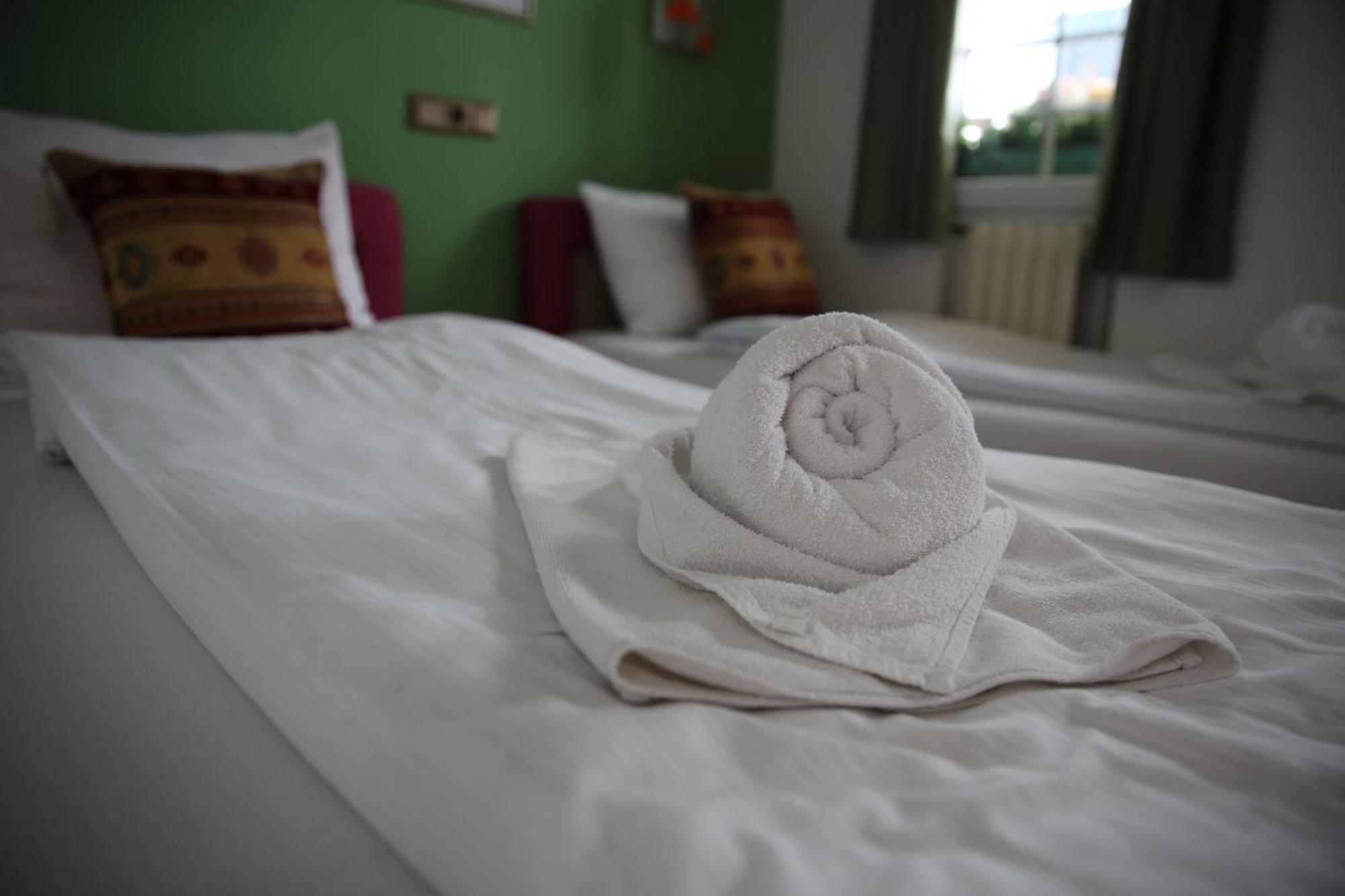 Guesthouse Nia Deluxe Σαράγεβο Εξωτερικό φωτογραφία